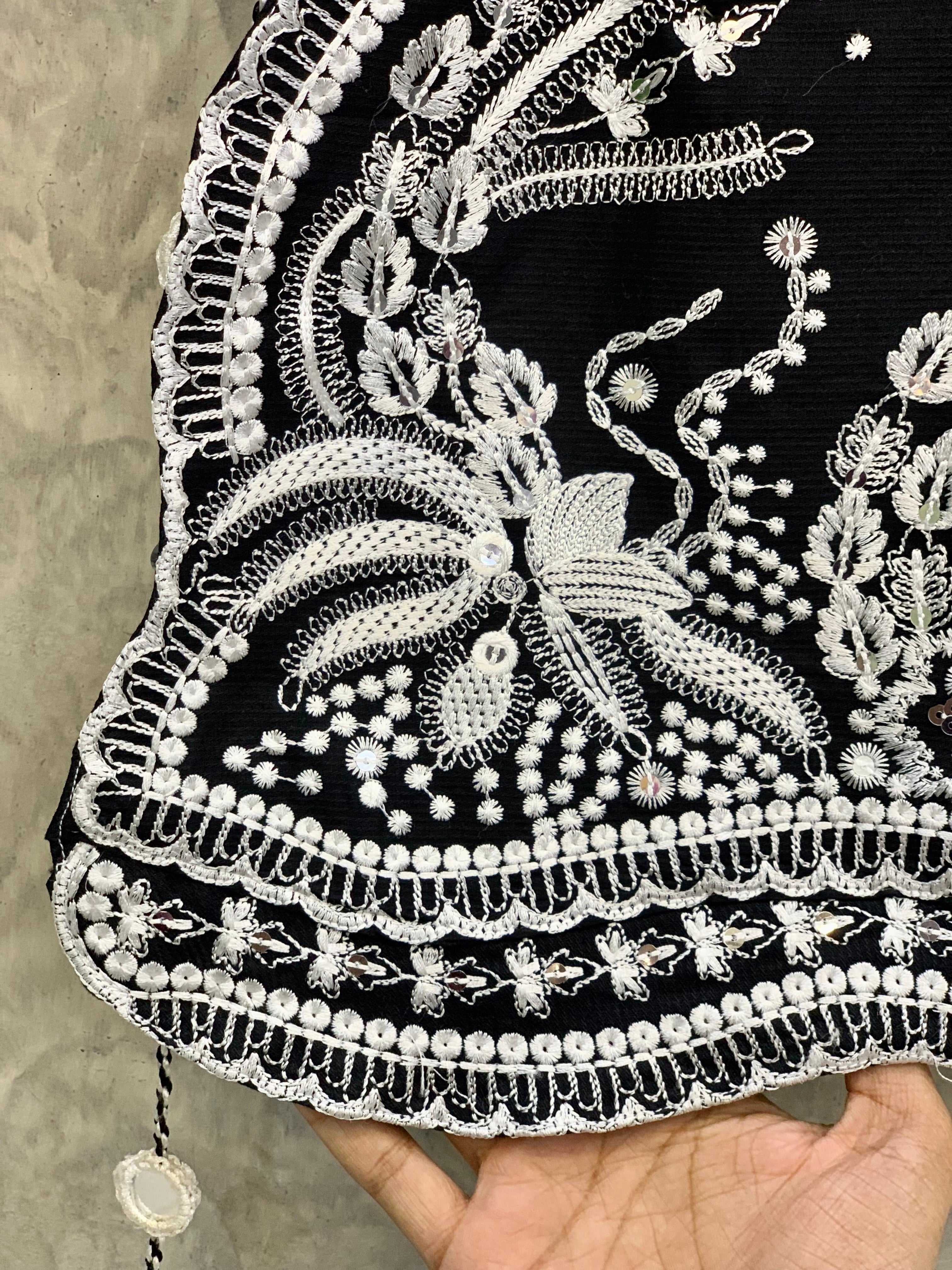 Zarqash Noir | Article No. D-0042