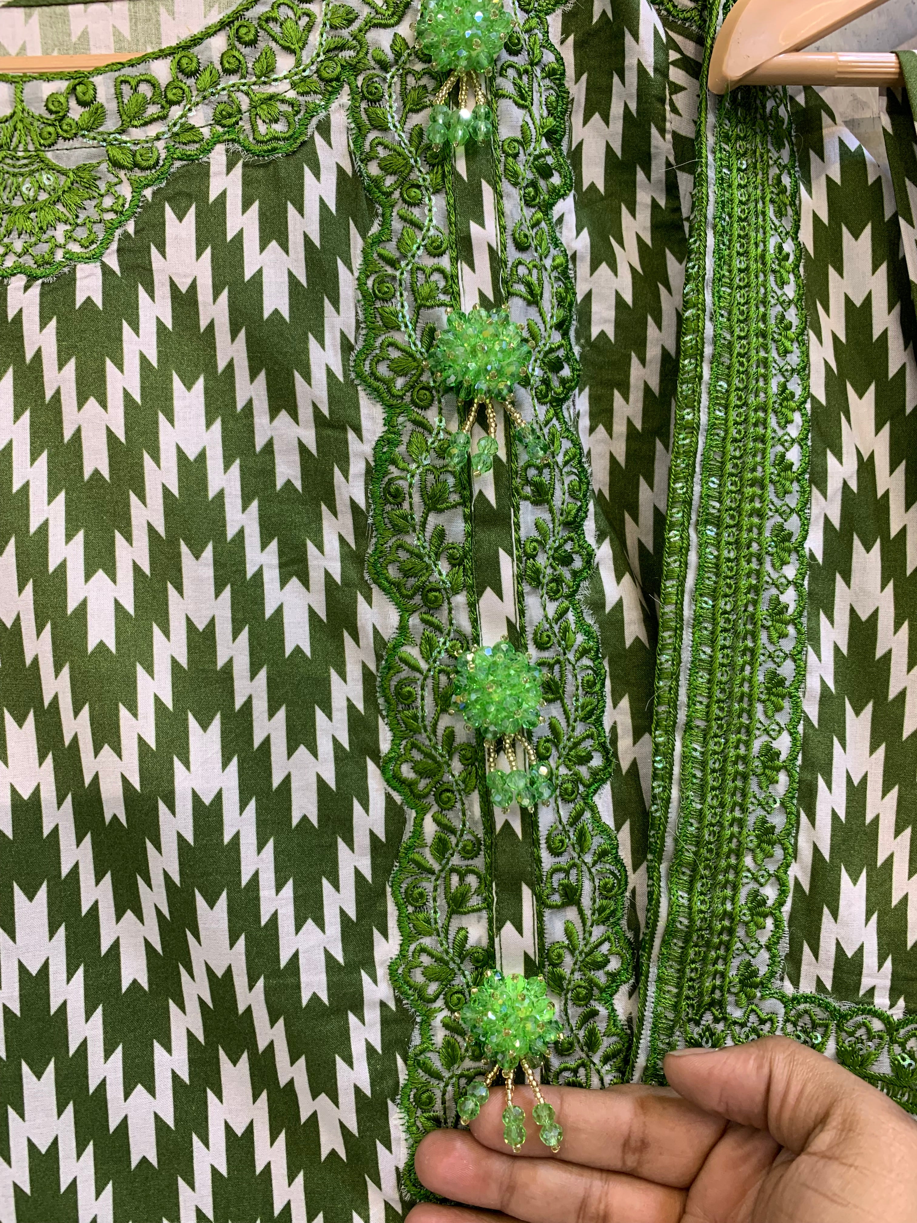 Zigzag Charm|Article No-D130