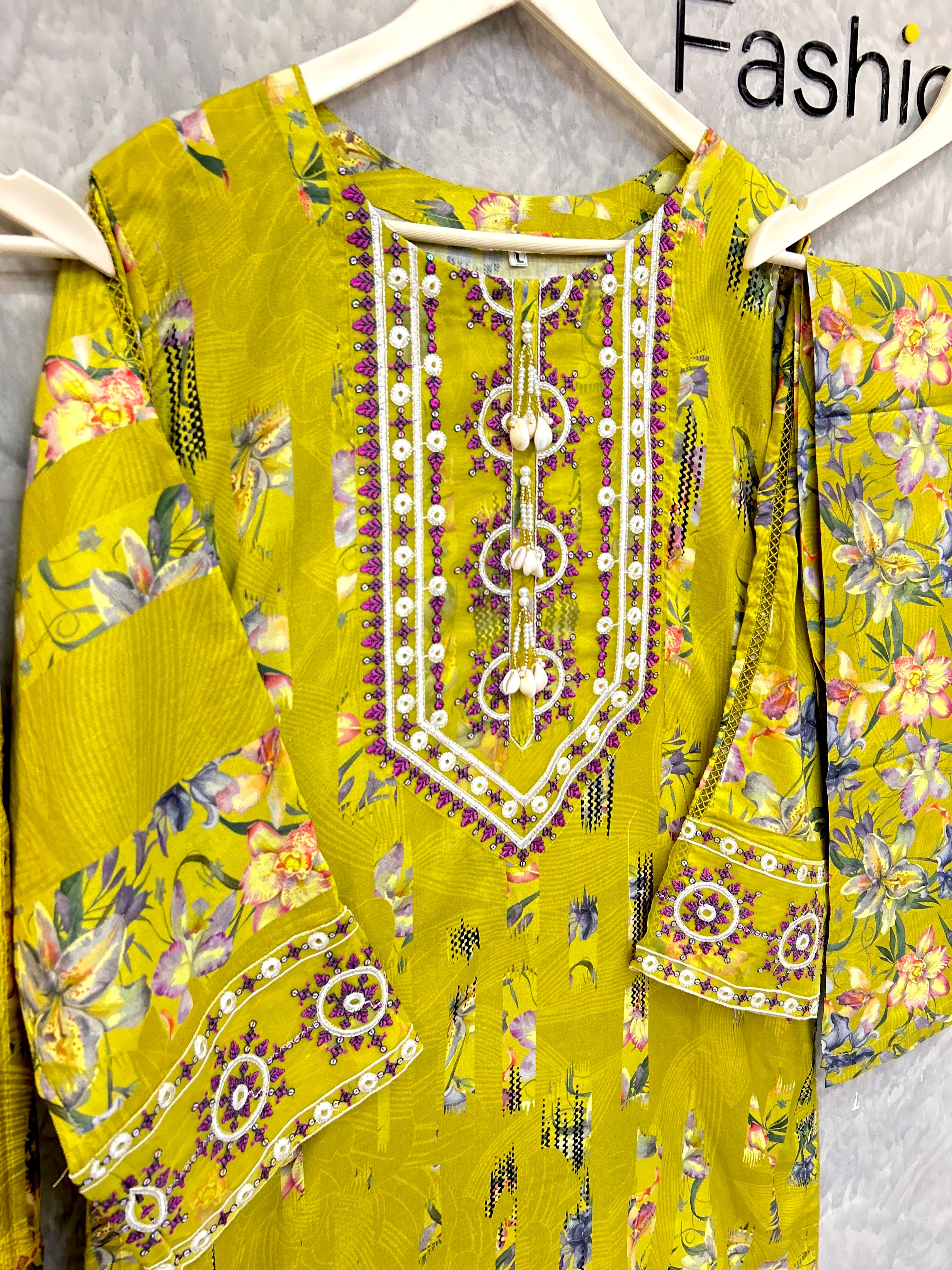 Golden petals|Article No- D0032