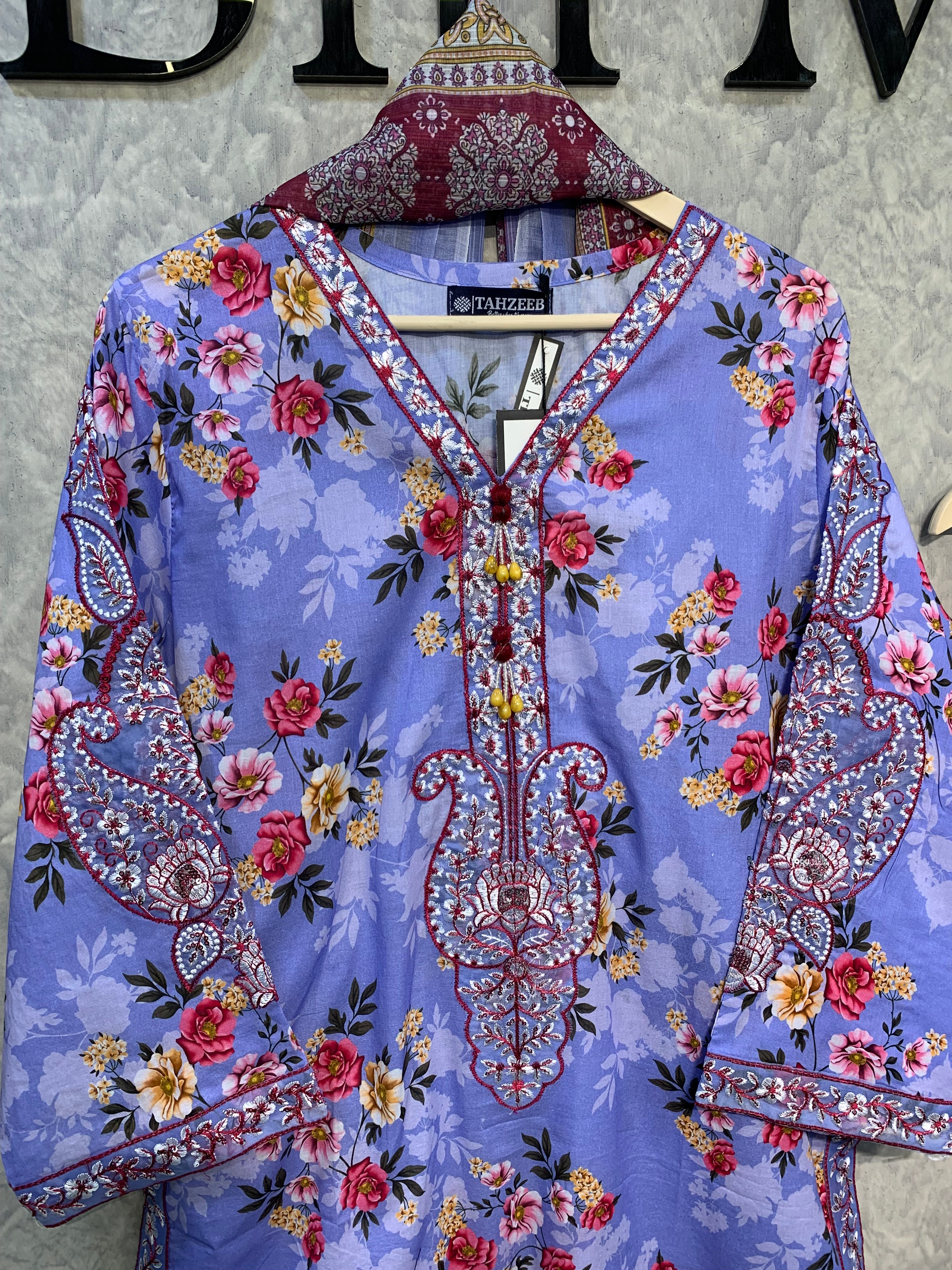 Periwinkle Petals | Article No D-0018