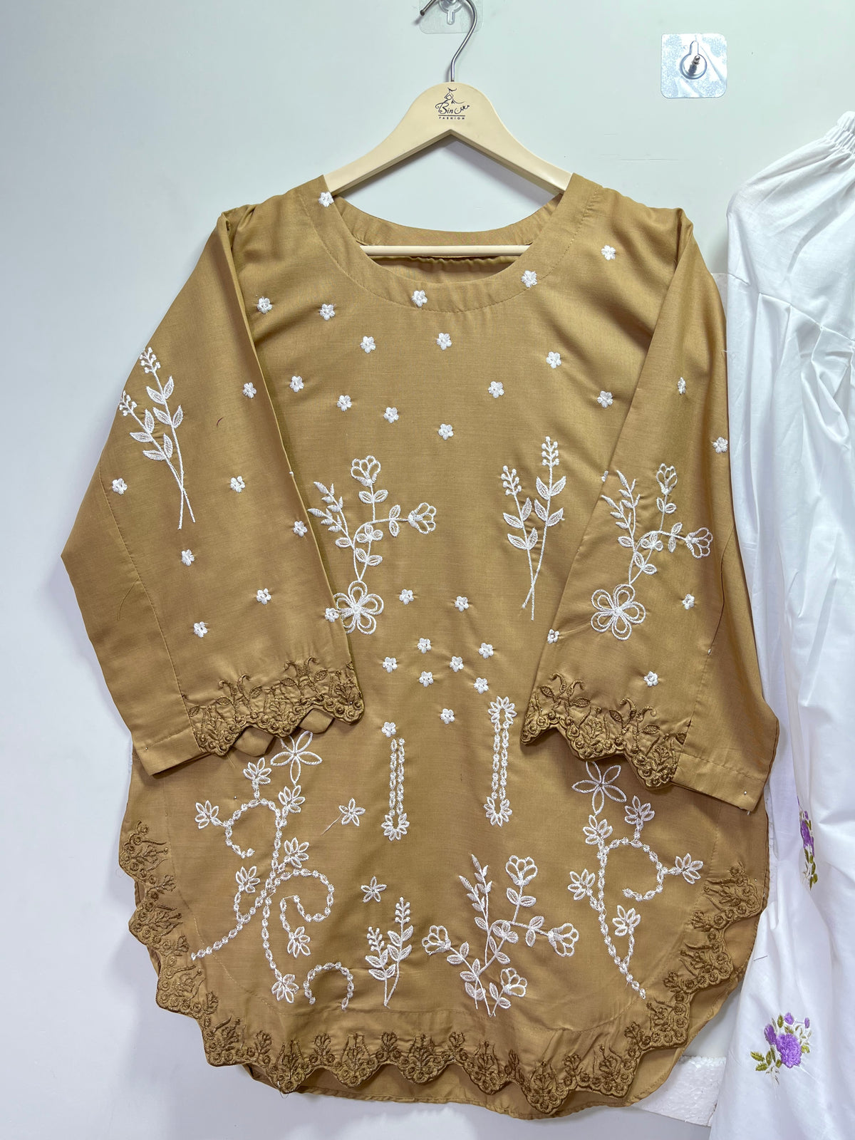 Brown Beauty|Article No D-343