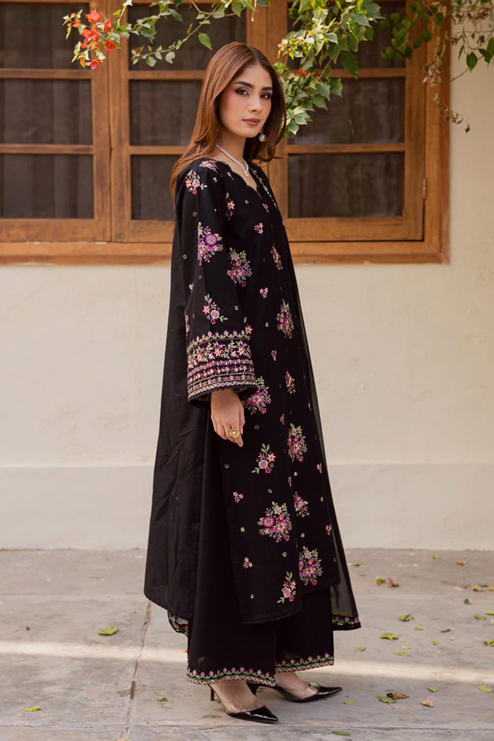 Ethereal Black|Article No D-298