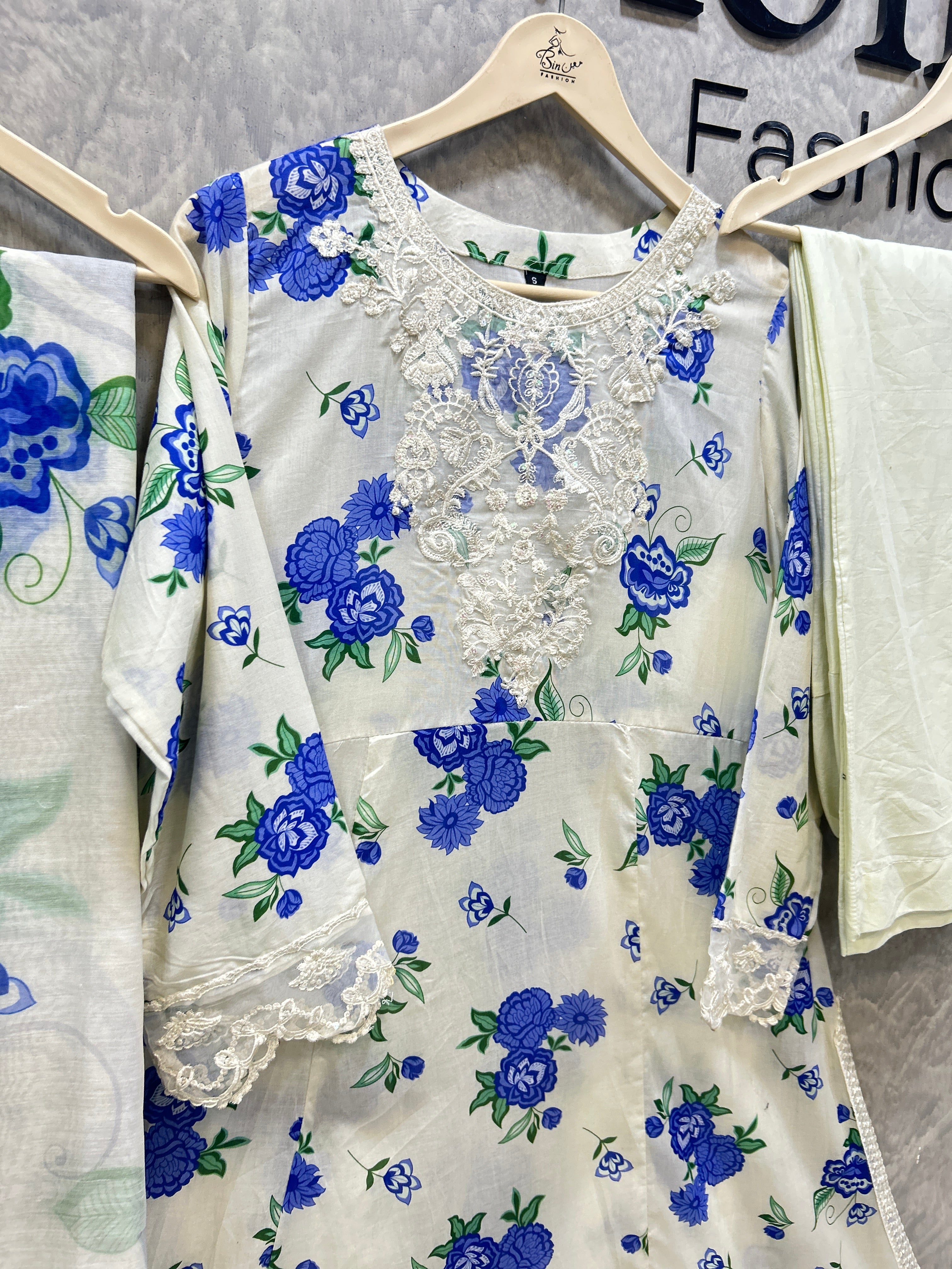 Blue sky| Article No. D-239