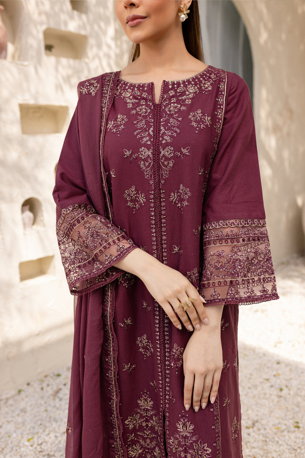 Maroon Grace | Article No D-289