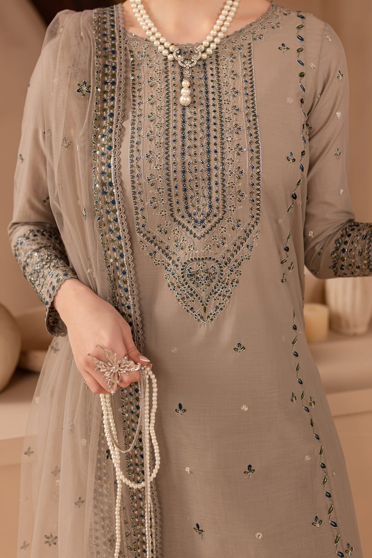 Zuhra 2 Pc| Article No D-170
