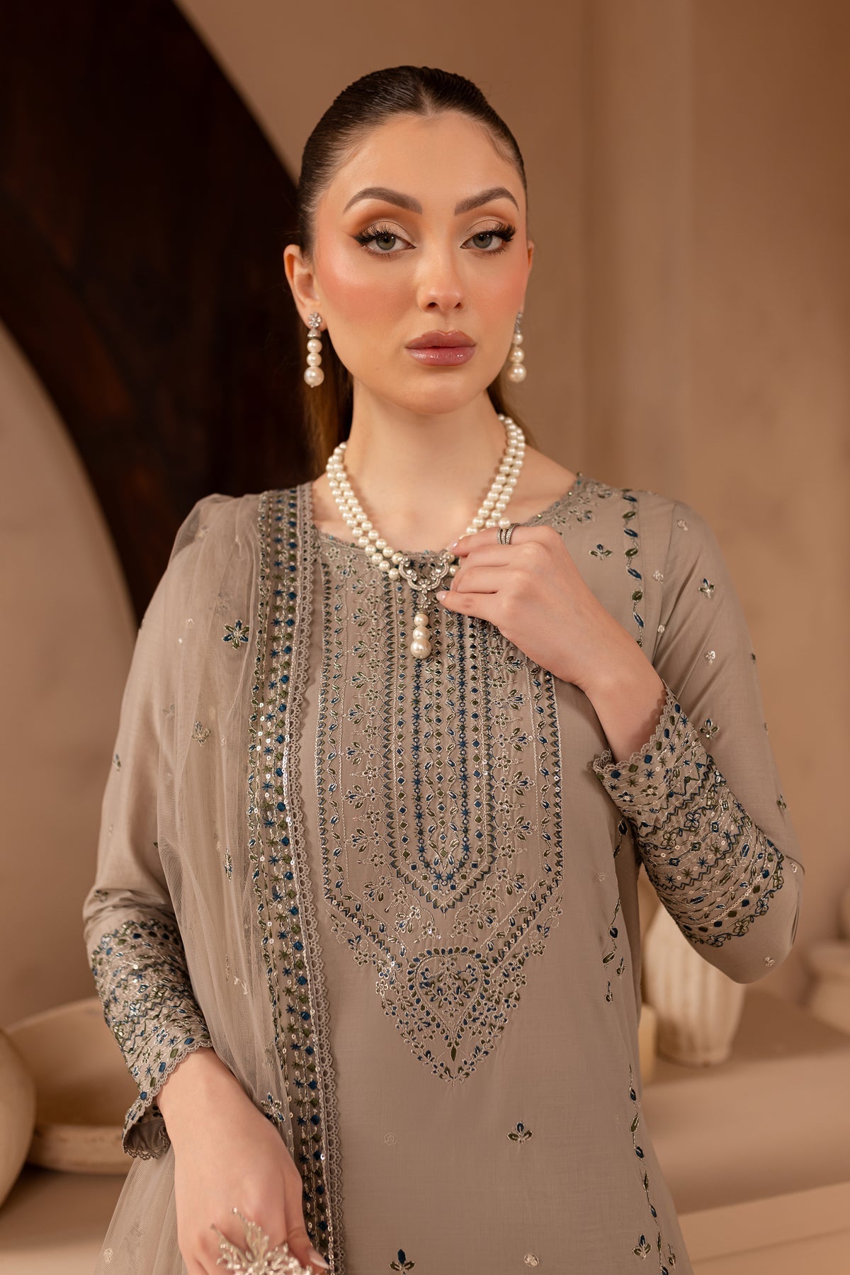 Zuhra 2 Pc| Article No D-170
