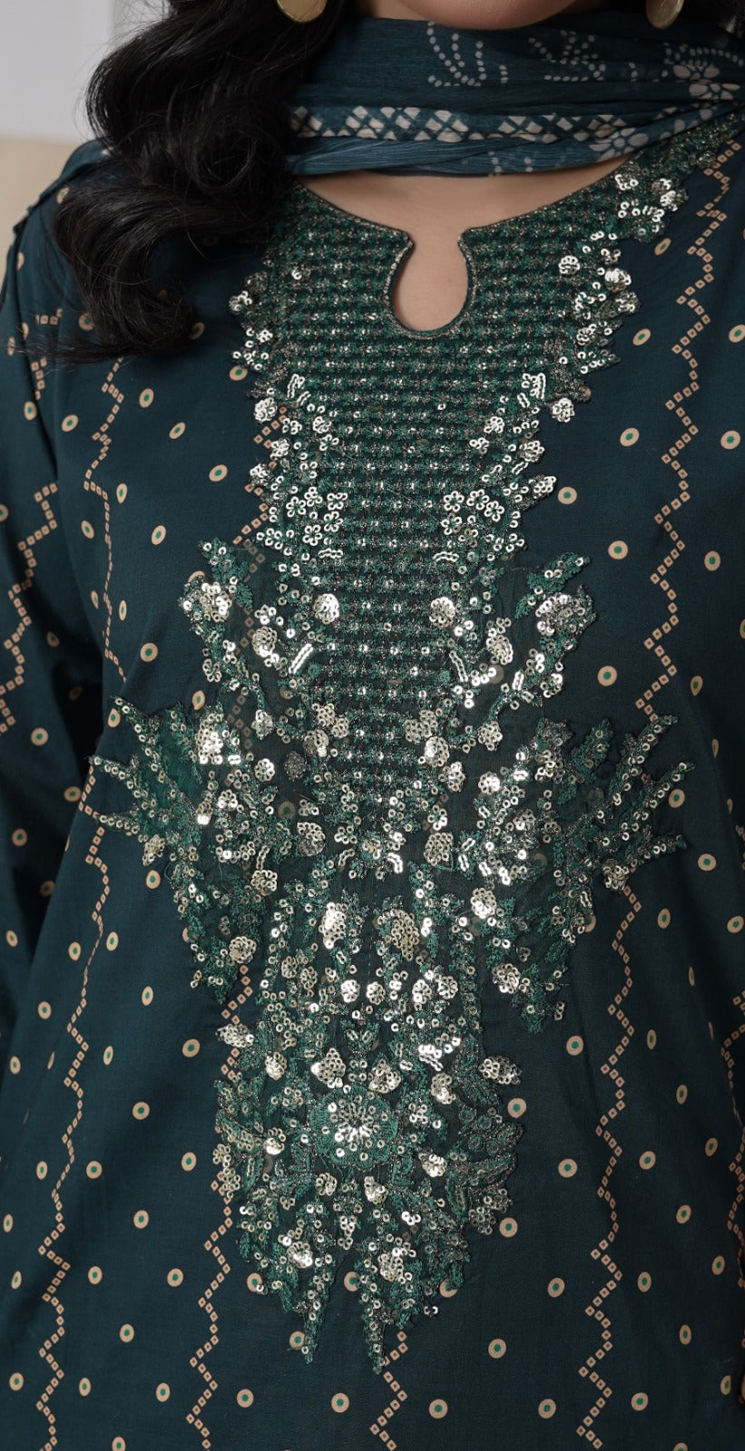 Emerald Charm|Article No-D124