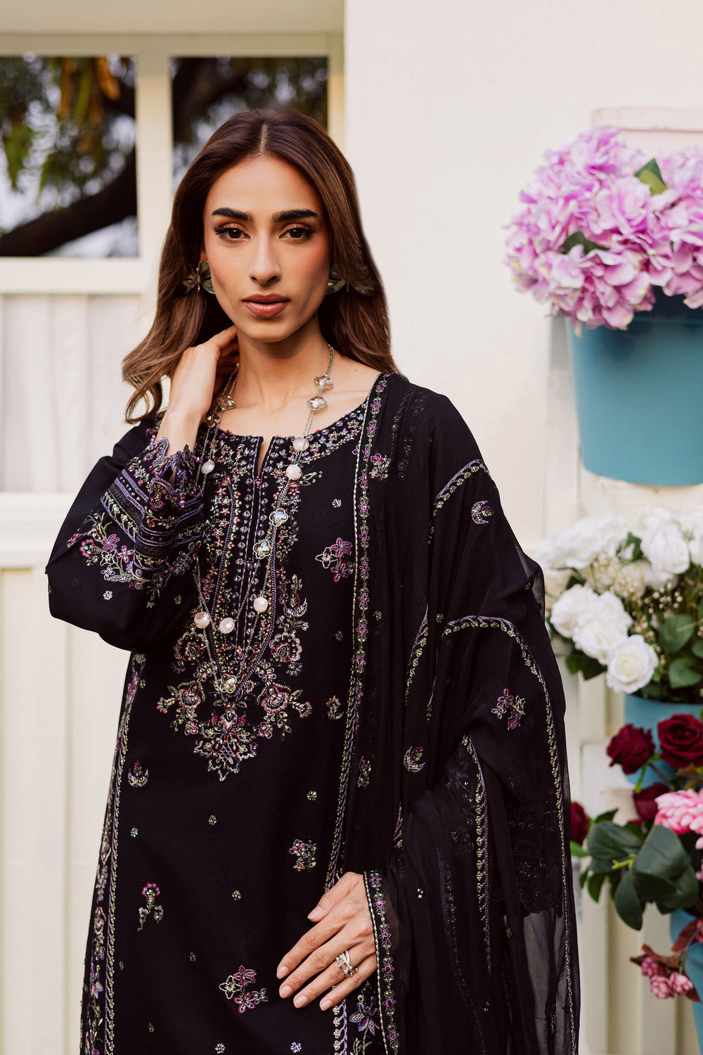 Zar-E-SIYAH | Article No D-181