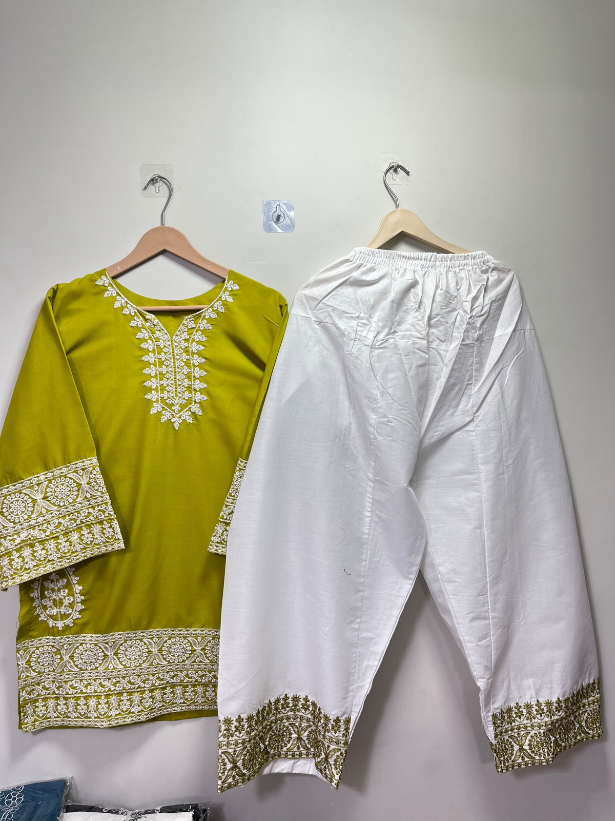 Mehndiya |Article No D-340