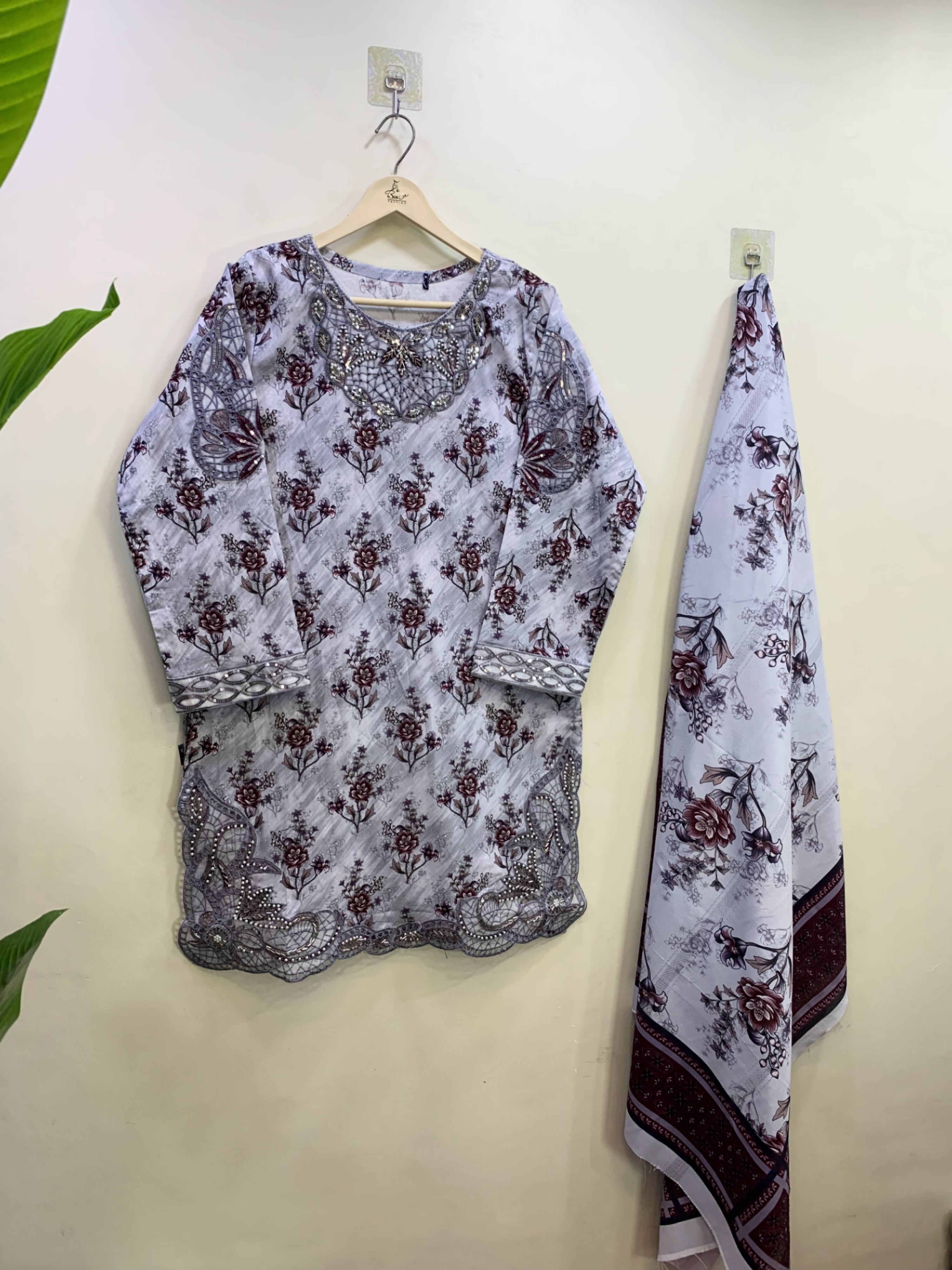 Noor-E-Farshi |Article No -D0045