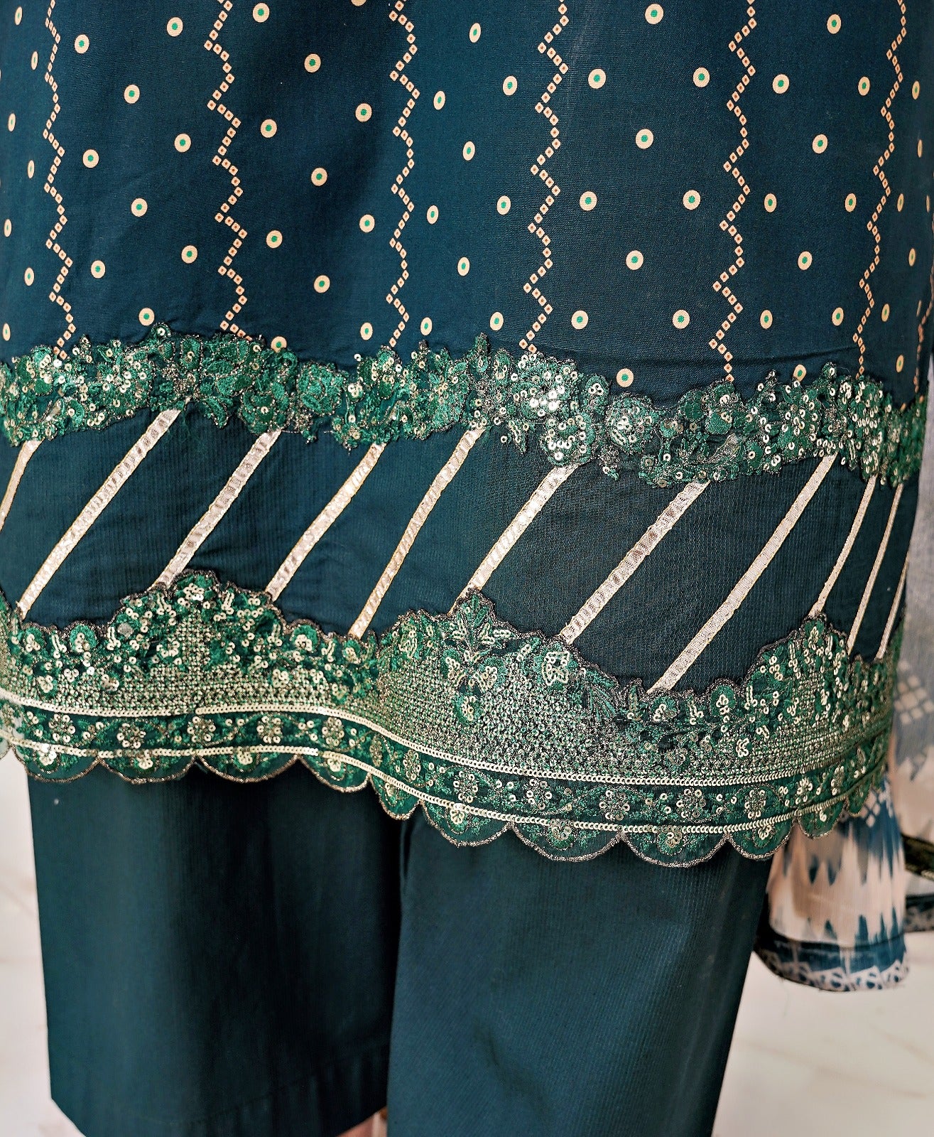 Emerald Charm|Article No-D124