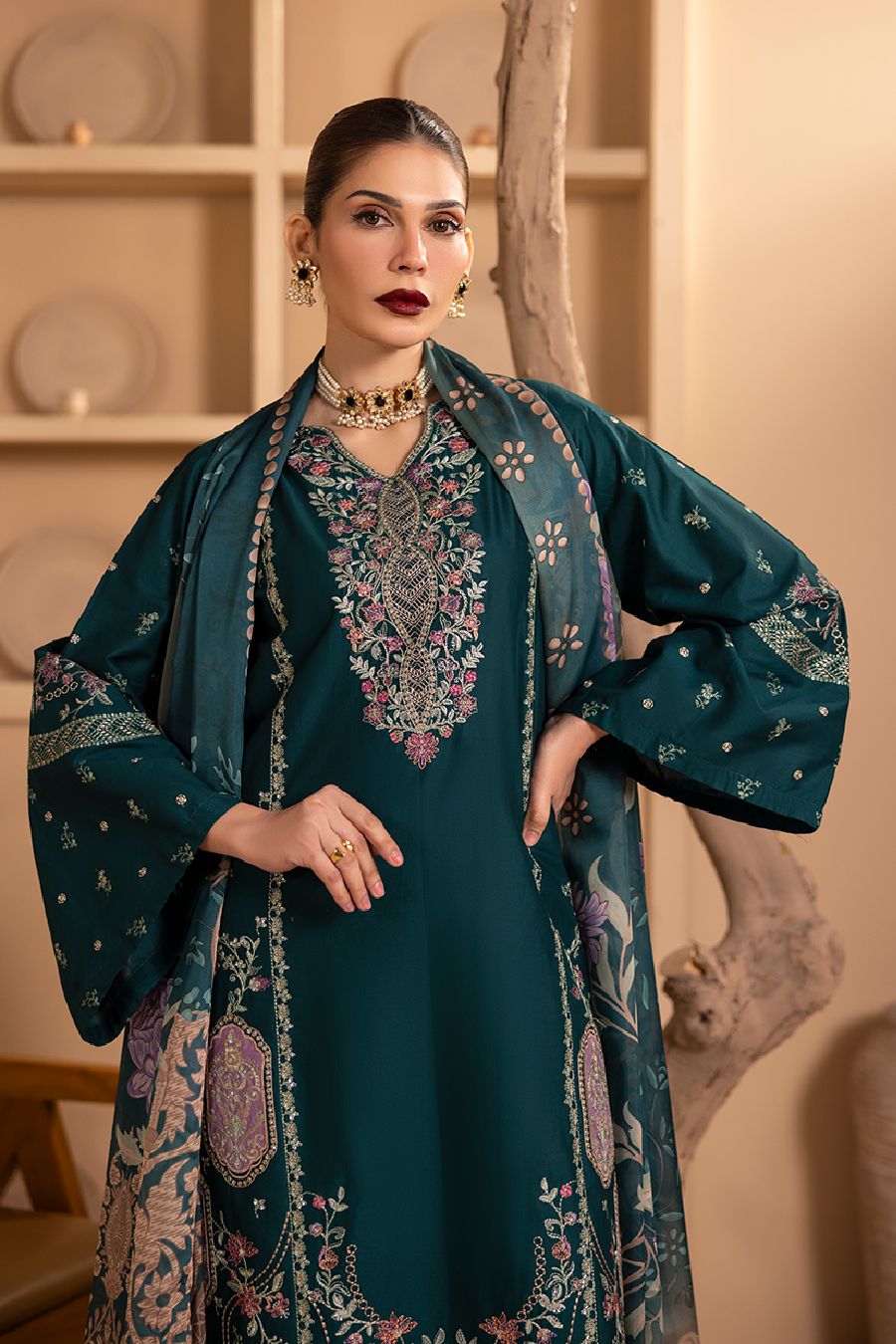 Emerald Royale | Article No D-147