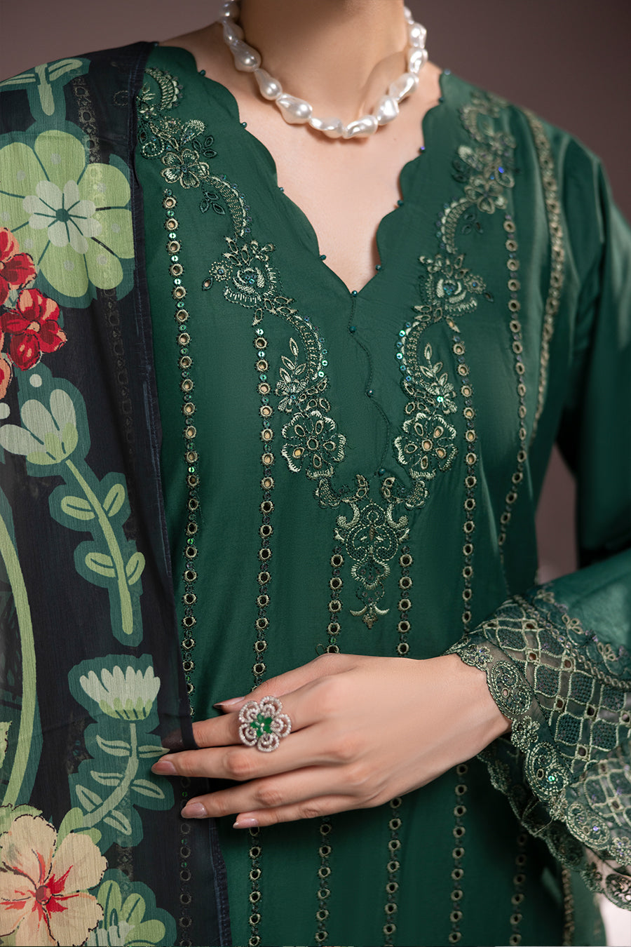 Emerald Noir|Article No D-210